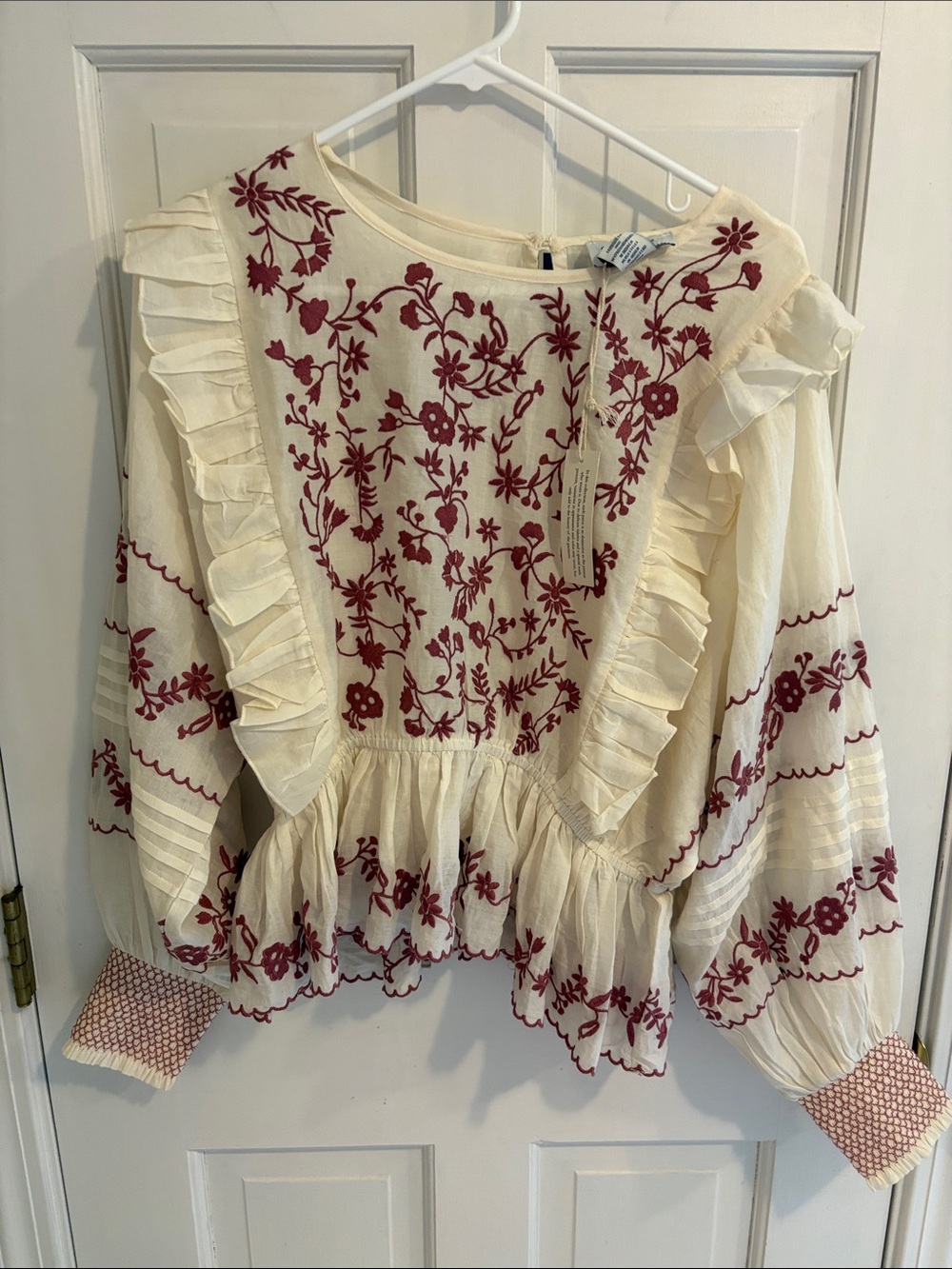 Calypso st. Barth cream Blouse with Burgundy Floral Embroidery medium new
